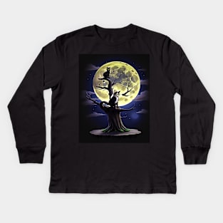 Vintage Black Cat On Scary Tree In Front of the Full Moon Halloween Kids Long Sleeve T-Shirt